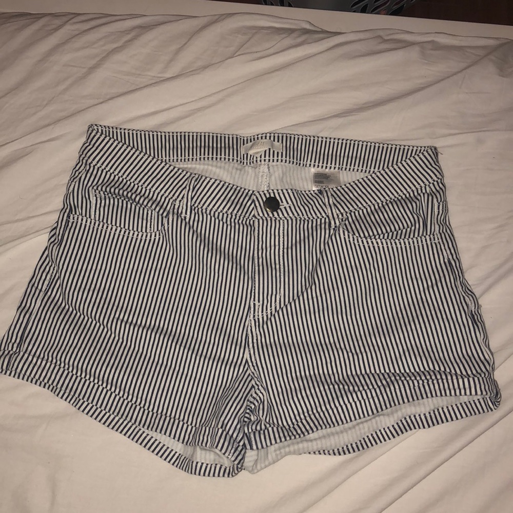These are h&m blue and white stripped shorts.